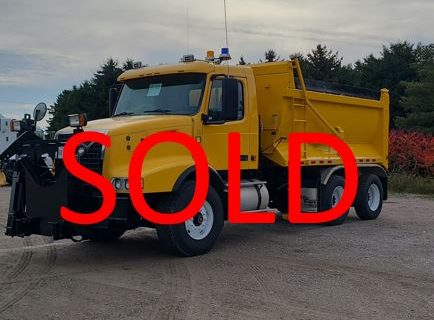 2006 VOLVO VHD TANDEM AXLE DUMP TRUCK WITH SNOW PLOW AND SANDER
